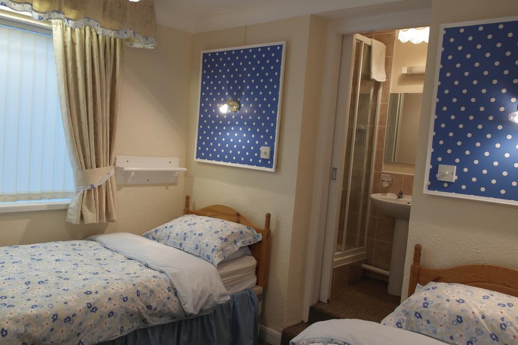 Monravon Guest House Holyhead Exterior foto